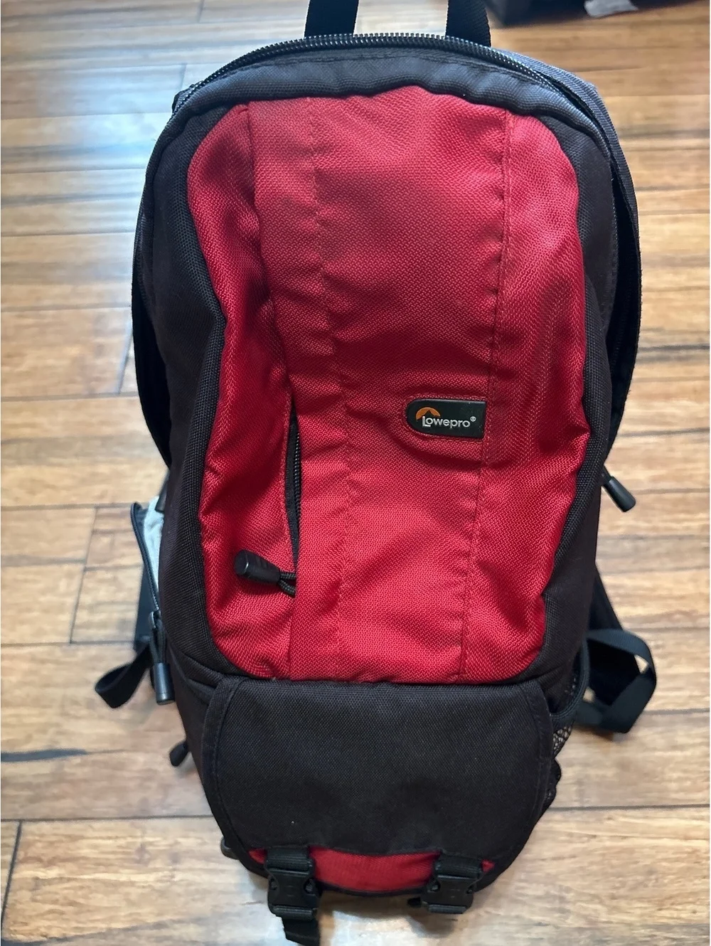 Lowepro Fastpack 100 Camera Backpack - Black and Red